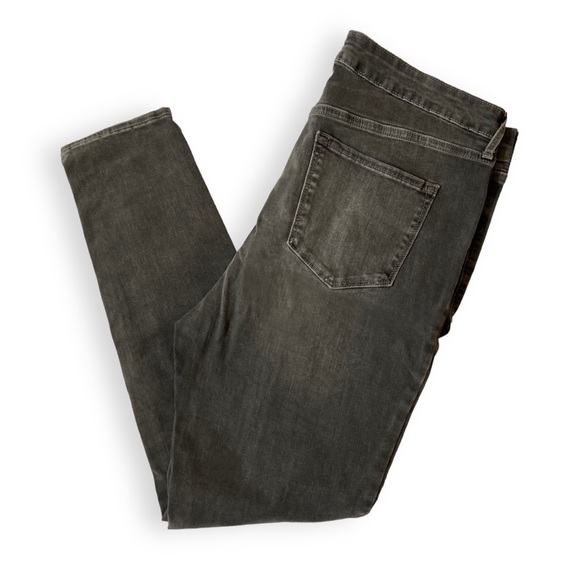 Old Navy High-Rise Rockstar Skinny Jeans - Picture 7 of 11